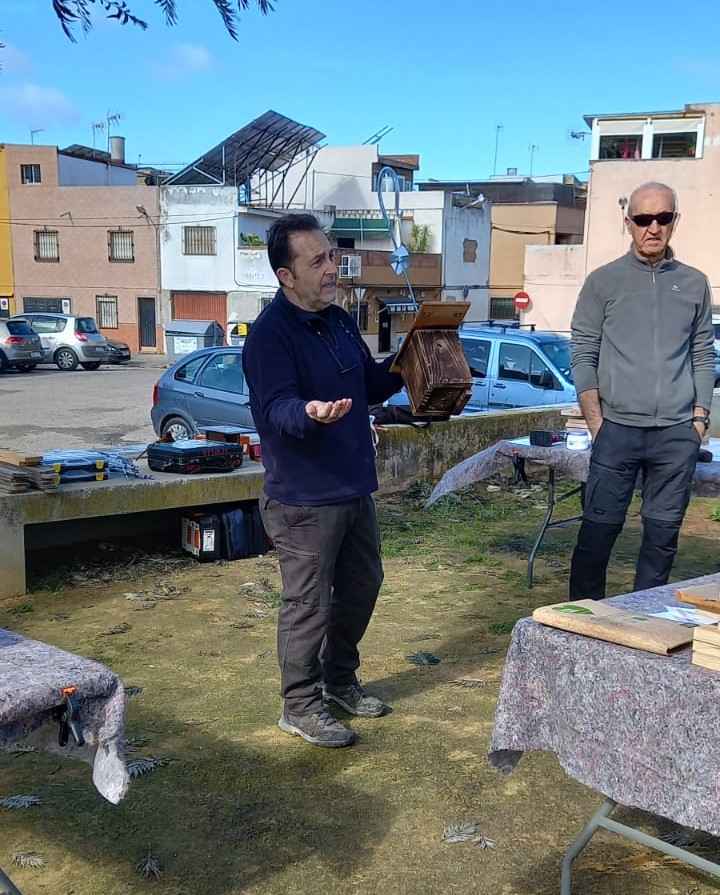 Más mariposas y más cajas nidos para el jardín de las mariposas de Torreblanca Verde.
🦋🐦‍⬛🦇🌲🐞🦀🦉🌵🌳🦎