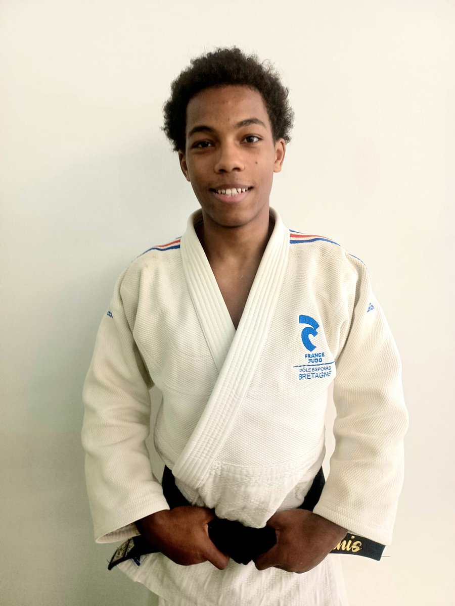 Yanis Klelly-Grousset  sélectionné  pour la première fois en équipe de France.      Le jeune Vannetais du Judo club 56 participera à l'European cup dans la catégorie des -66 kg avec l'équipe de France Judo en cadets le week-end prochain en Croatie à Zagreb.