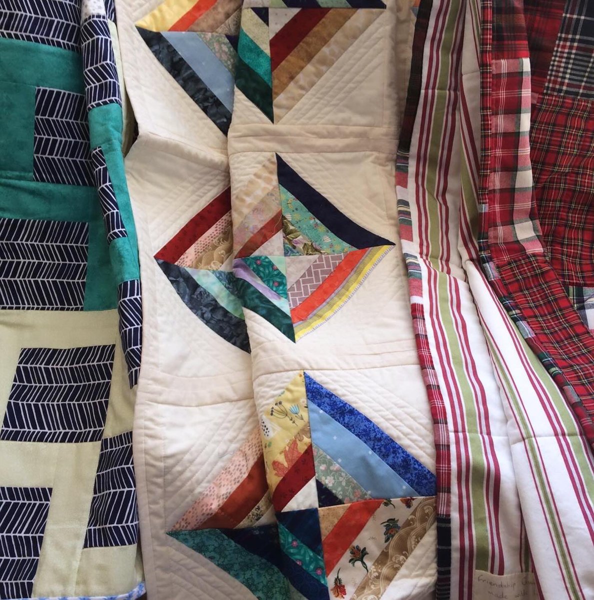Around two years ago Suzanne contacted us to offer friendship quilts that she and her quilting connections had made for refugees. To date they have gifted over 500 exquisitely made quilts to refugees across the Uk inc many Sanctuary beneficiaries. #friendshipquilts