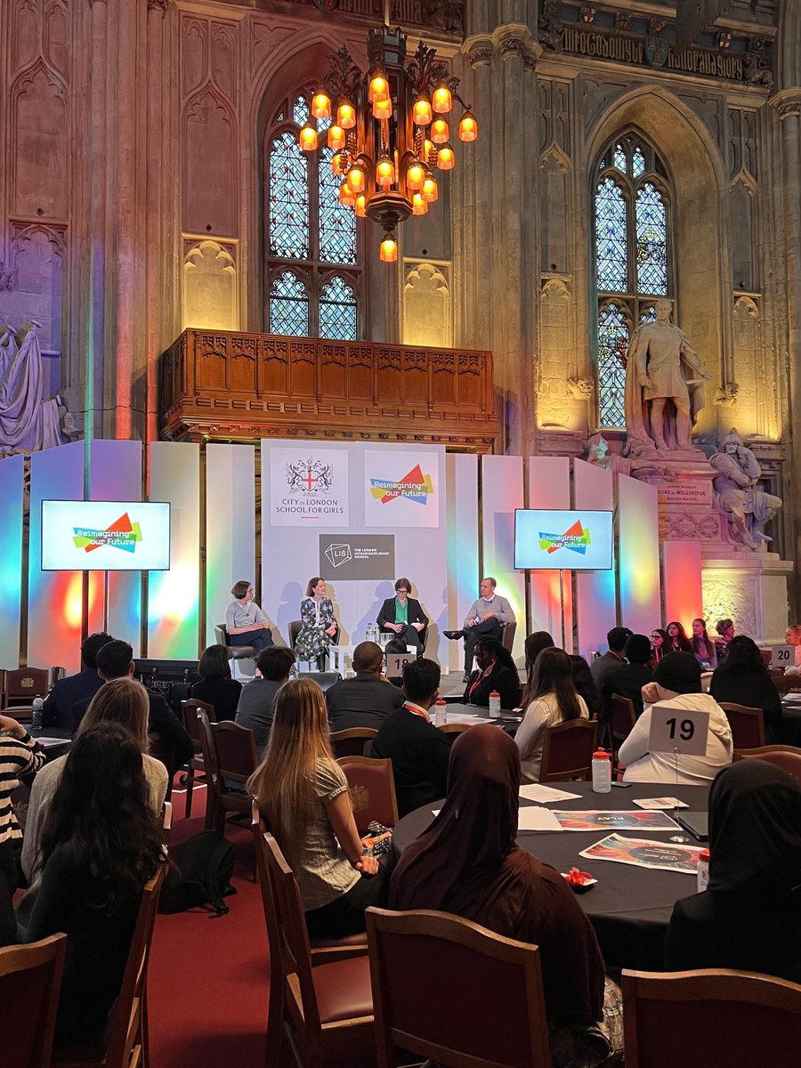 An incredible morning so far as we are #ReimaginingourFuture in the Guildhall with year 12 students from across London and ⁦@weareLIS⁩. Inspiring to hear experts from a huge range of industries including ⁦@Uber⁩ ⁦@Snapchat⁩ ⁦@thetimes⁩ and more!