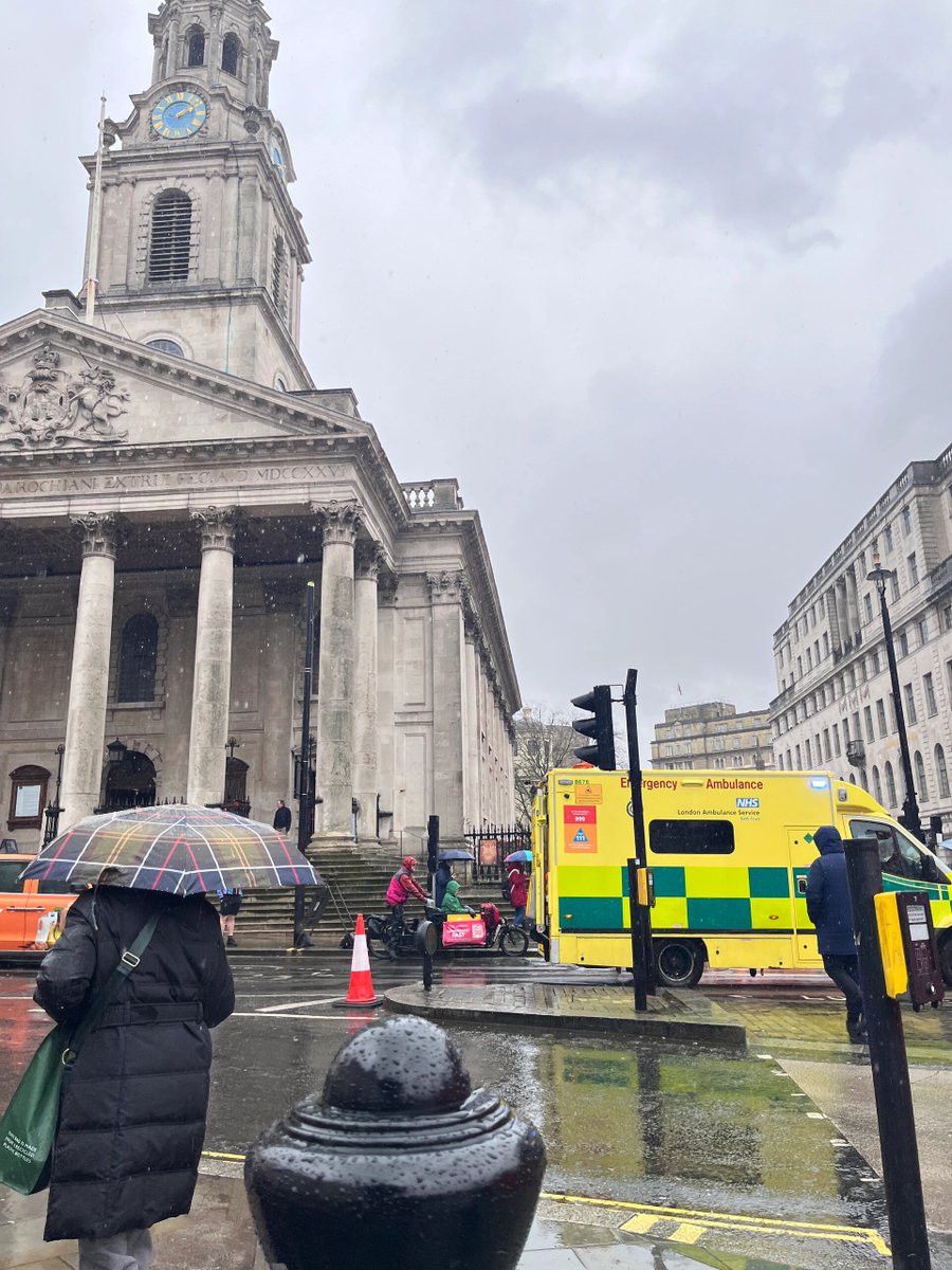 Let the rain cleanse your soul, wash away the worries

#UKStudy #MyStudyAbroadLife #London #LondonRain #BritishWeather #BritishLandscape