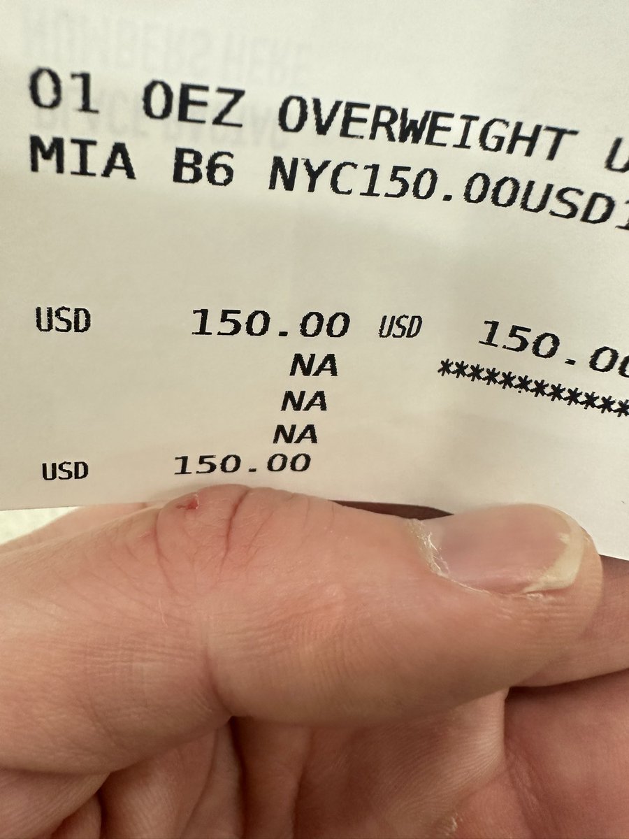realpeteyb123's tweet image. Shame on you @JetBlue for charging me $150!

I already paid $45 to check a bag, and now another $150 cause my bag was 5 pounds over.

Shame on you, for extorting us.

I came with the same bag and wasn’t charged, but now your check in girl decided to hit me with it.

As a past