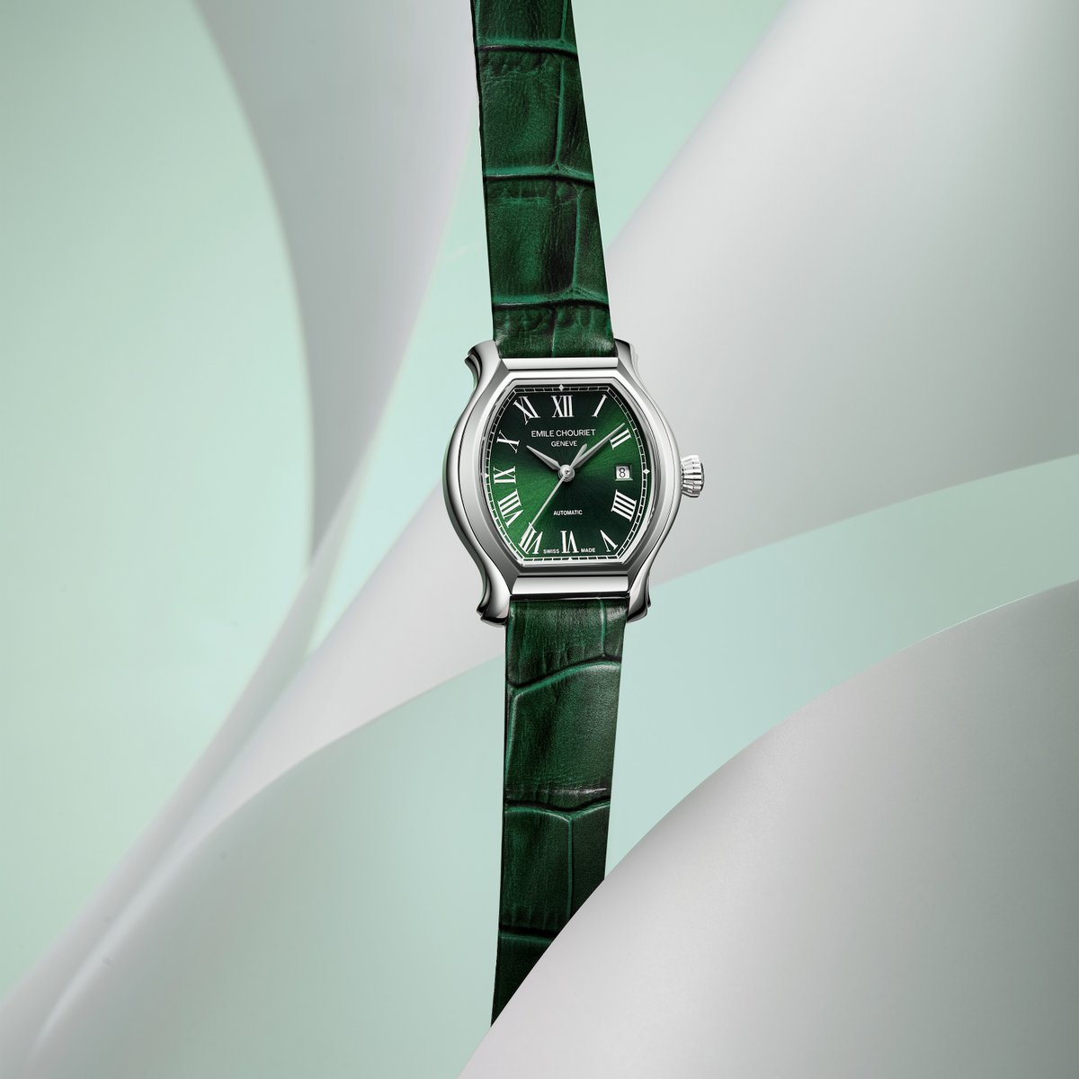 The 'Contemporary Luxury' collection blends Baroque inspiration with modern sophistication, offering a unique adornment for your wrist.