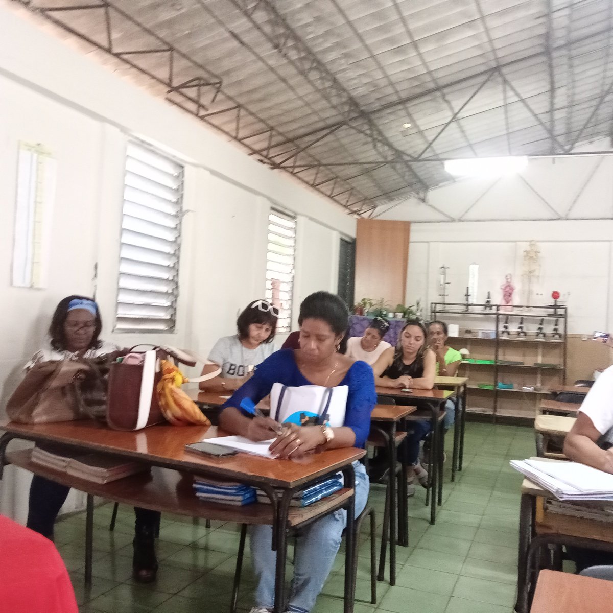 Yamilet50088609's tweet photo. Se realiza en #VillaClara la Visita del Grupo Técnico Nacional para evaluar el cumplimiento del Programa #Educatuhijo
#EducaciónVillaClara https://t.co/DfMjFZKzA3
