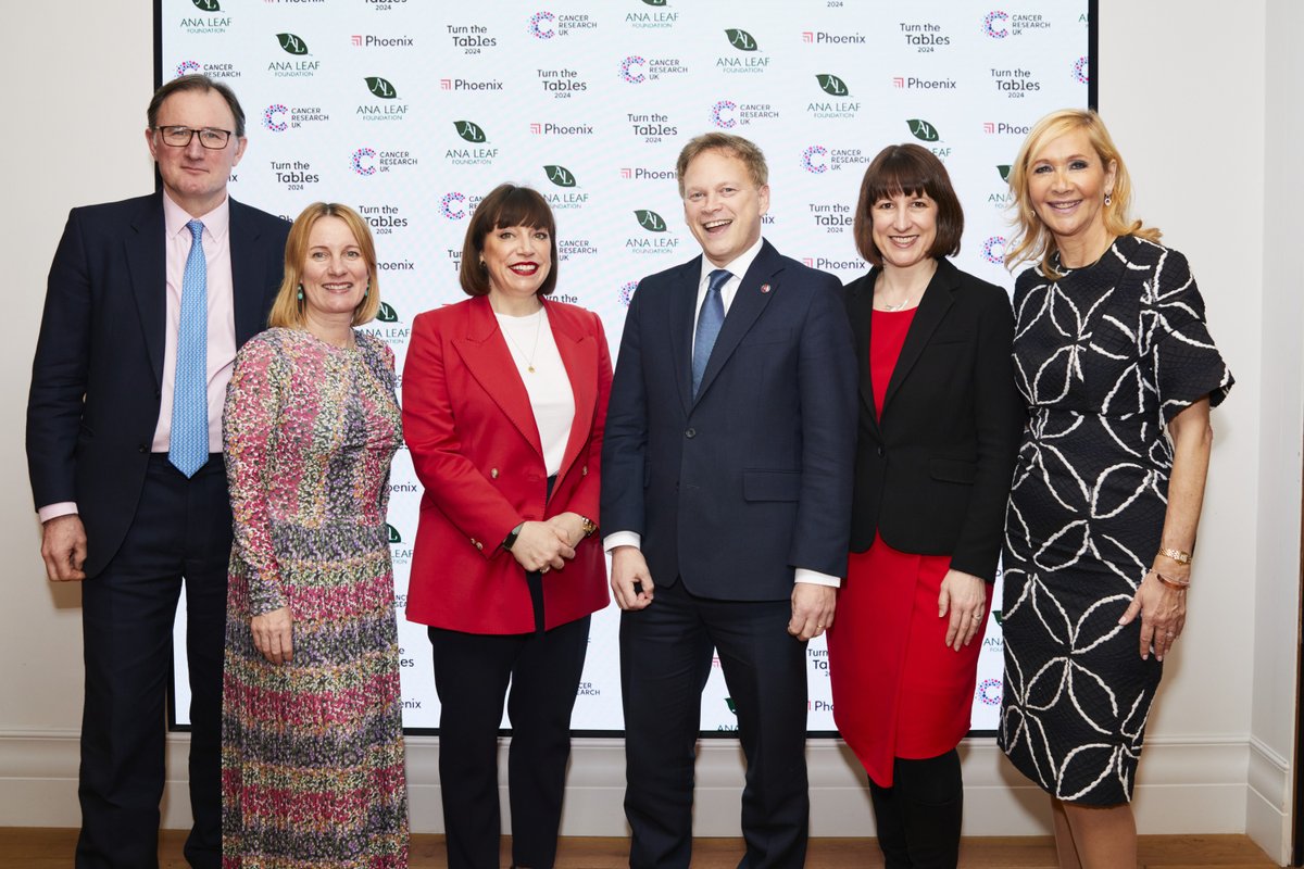 #TurnTheTables is always a fun event in the calendar, when willing journalists quite literally let political leaders ‘turn the tables’ on them… all for a good cause. A big thanks to @BethRigby, @CliveMyrieBBC and politicians @RachelReevesMP & @grantshapps for being such good…