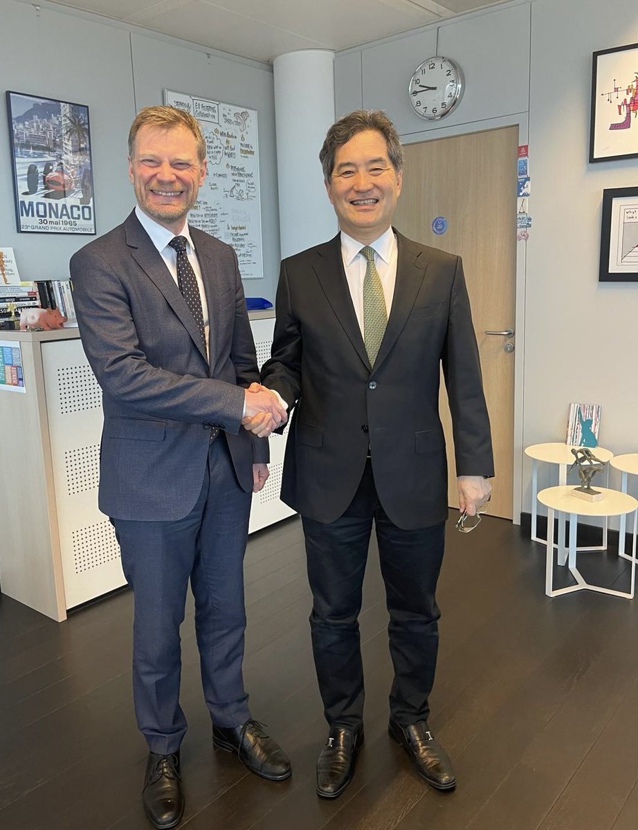 Today, I was honoured to meet Ambassador Kazutoshi Aikawa, the new Head of @JapanMissionEU   @EU_ScienceHub has a long history of successful collaboration with Japanese institutions across various fields, and I look forward to further strengthening our cooperation in the future