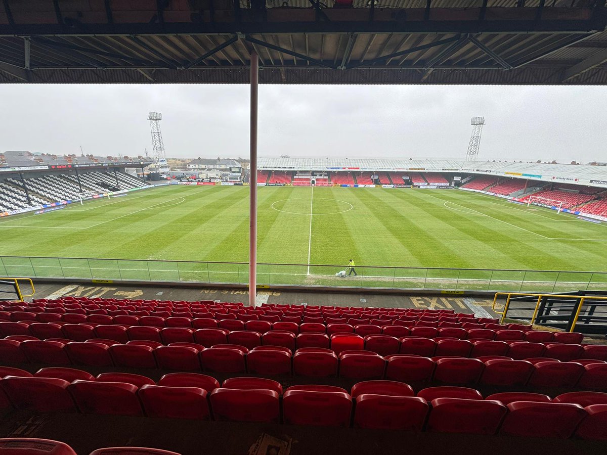 Another 20mm of rain, 2 training sessions,& a cold easterly taking us into a huge #gtfc night game,the oldest soil pitch in the @SkyBetLeagueTwo taking all that can be thrown at her, no editing here,the only sand is on the beach at the back! @Pitchcare @thegma_ @TurfMatters