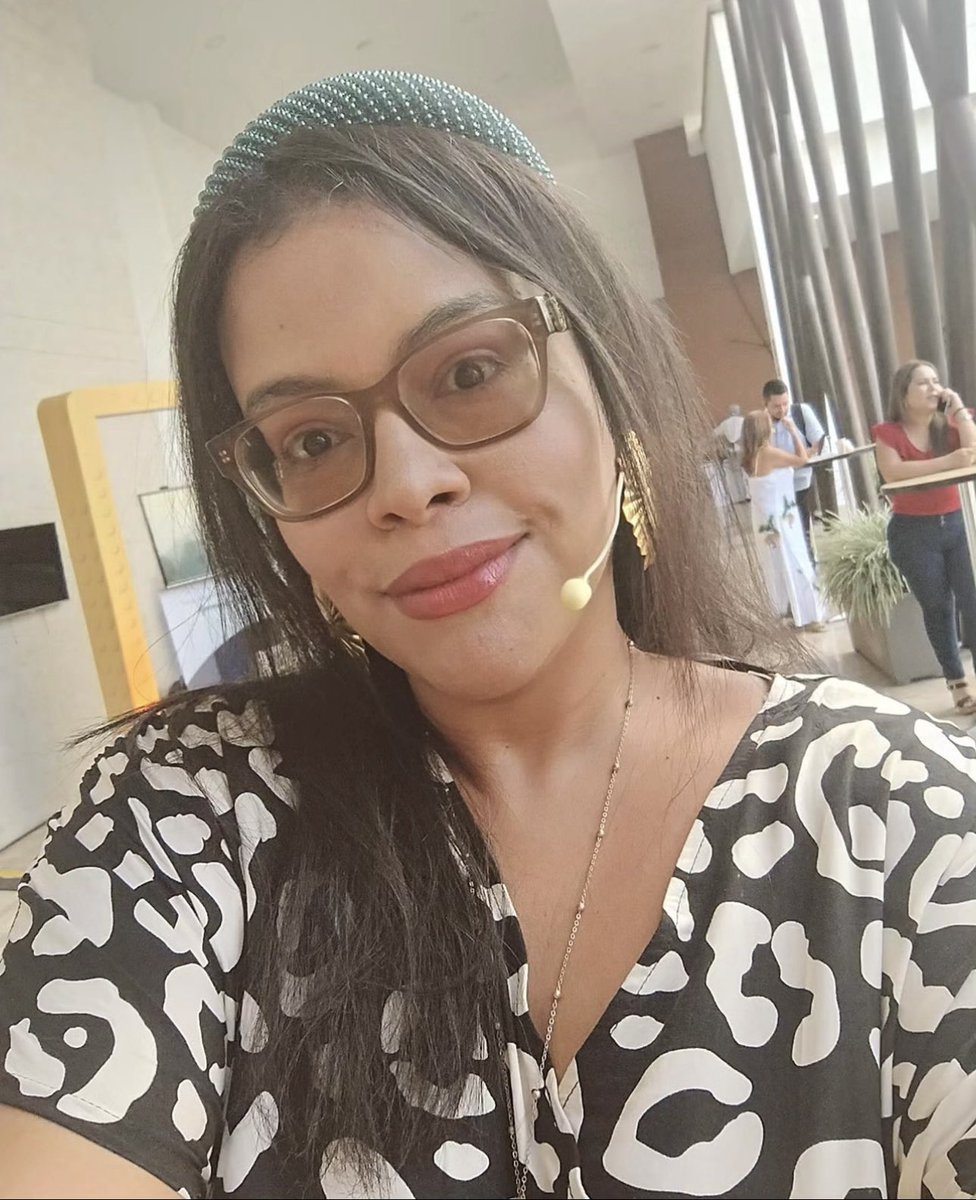 Seguimos celebrando el día internacional de la mujer.
Compartimos el caluroso saludo de la Dra. <a href="/Lecheverriaking/">Luisa F. Echeverría-King, PhD. 🇨🇴</a> , científica social y cofundadora de la #owsdcolombia.
Feliz #8marzo mujeres maravillosas.
#OWSDColombia #YoInspiroCiencia #diadelamujer