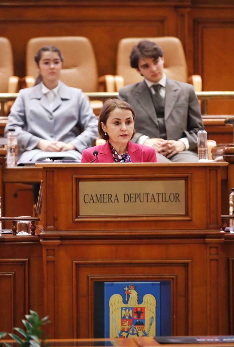 Odobes1Luminita's tweet photo. În deschiderea conferinței #2DayAmbassador, impecabil organizată de @CE_Laude_Reut , am subliniat astăzi importanța diplomației și educației în construirea unei culturi a păcii care să împiedice repetarea greșelilor trecutului https://t.co/MDAb5t59FX