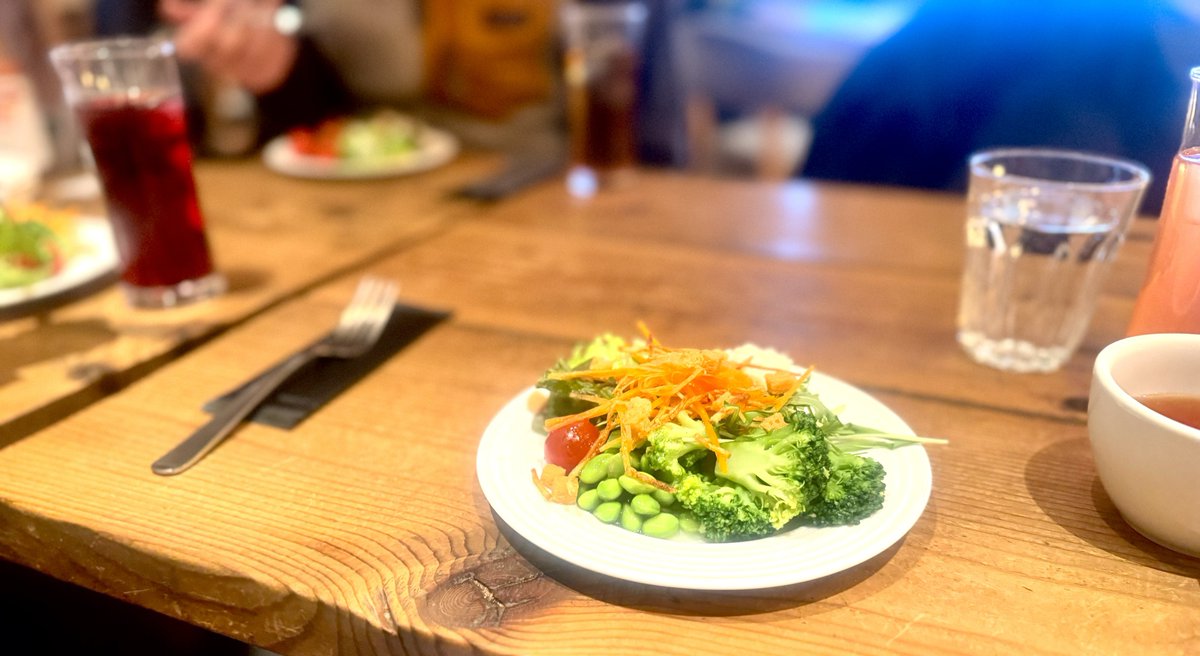 cocowell_intern's tweet photo. 今日はいつもお世話になっている社員さんに #ピッツァリアエイト さんにてピッツァとパスタをご馳走してくださいました✨

普段SNSをやらないのでXの更新を怠りがちですが、このことだけは投稿せねば！と意気込み、写真をパシャリ📸

でもパスタもピッツァも写真撮り忘れてました🤣SNSむずかしい https://t.co/GQ2W9ol96u