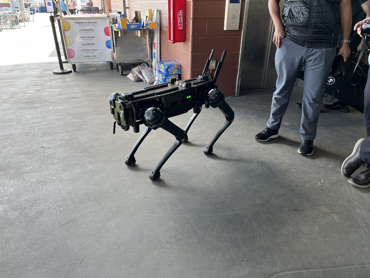 ScienceDcps's tweet image. Last week @HaskellCo was out to support our 4th annual Robotics and Computer Science Festival. Our @DuvalSchools students were amazed with Bolt!