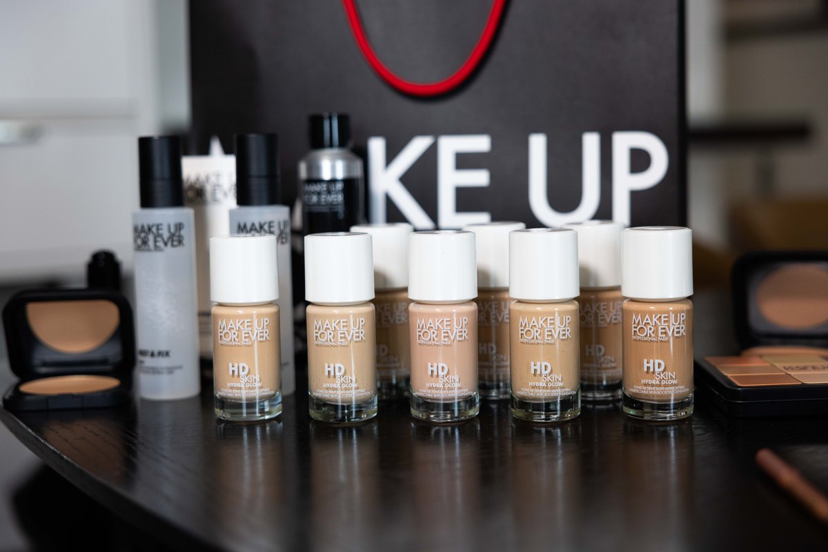 Our friends of the house came together to discover the latest addition to our #HDSKIN range during the #HDSKIN Hydra Glow launch party in Sydney. #FocusOnMe #MAKEUPFOREVER