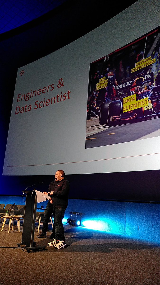 digitalWestie's tweet image. In Glasgow for #datatalent , I&apos;ll be talking later today on freelancing in tech &amp;amp; dataviz. 

I&apos;d probably have put more effort into slide design had I known about the  IMAX screen. 😯