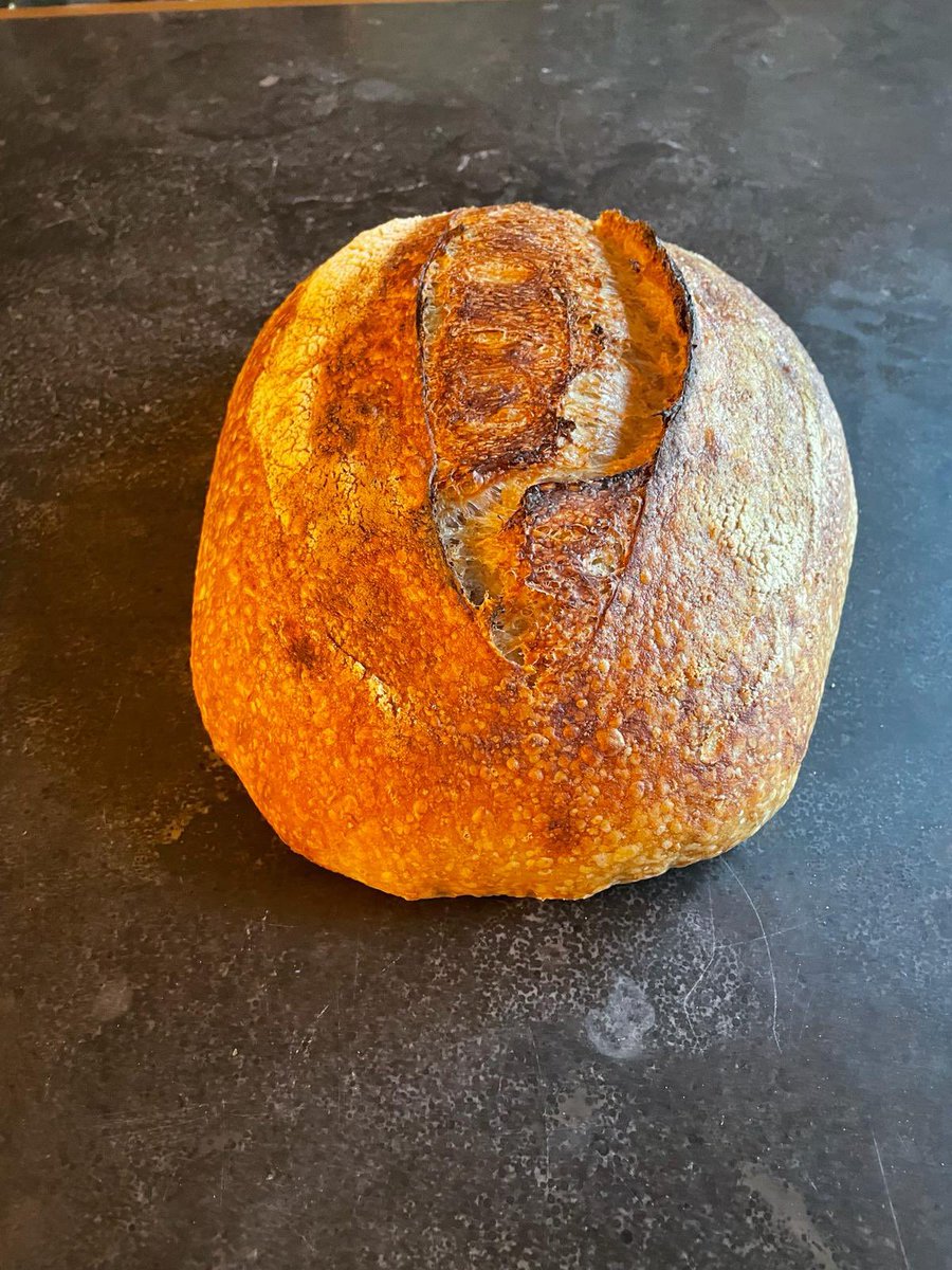 Only one man can host the Football Show and make this beautiful Sourdough loaf 😍 Champagne Charlie Stillitano, ladies and gentlemen!