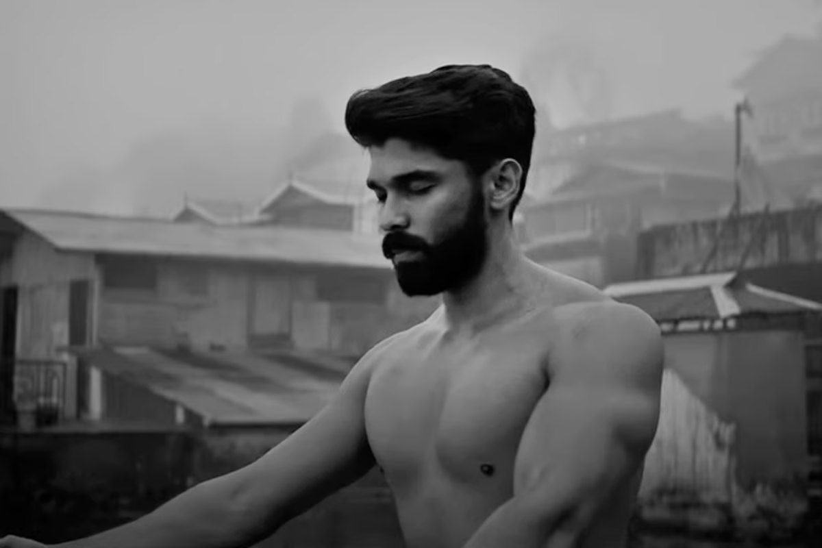galattadotcom's tweet photo. Select Strictly one:  #Dada or #AadithyaVarma 😈🔥

#DhruvVikram #Dhruv #ChiyaanVikram #MAriSelvaraj #PARanjith #AnupamaParameswaran #Galatta https://t.co/bqoxZB1Iay