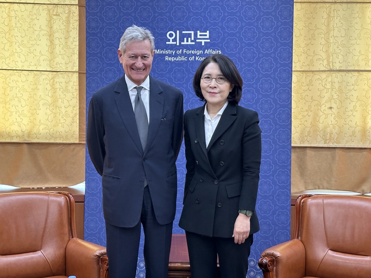 Great meeting in Seoul with Vice Foreign Minister Kang Insun who as a Chosun Ilbo journalist interviewed me 15 years ago. We discussed Korea’s relations with the GCC states and the vital facts/analysis that ⁦@IISS_org⁩ continues to generate on Korea’s security environment.