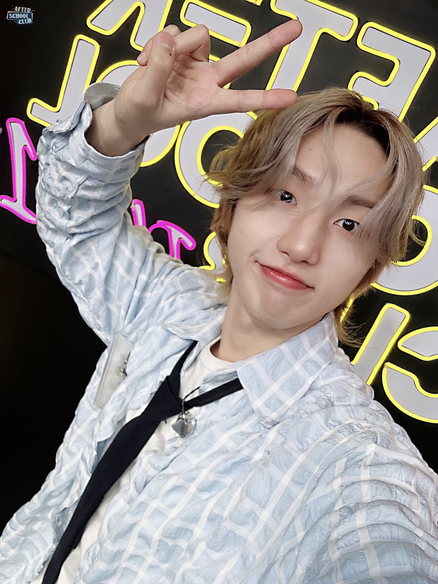 arirang_ASC's tweet photo. [M.O.N.T]
⠀
라이브 실력부터 토크 센스까지 - !
모두 다 갖춘 완벽한 그룹 몬트✨💕
첫 출연에 긴장도 했지만
우리 멤버들 엄청 잘했죠 그쵸?! 😎🫳🏻
열심히 응원해주신 민트 여러분도 감사합니다♡
그럼 우리는 다음 컴백 때 또 만나요 🫶🏻
⠀
#MONT_ASC #MONT @MontOfficial https://t.co/iKGKEzZX0k