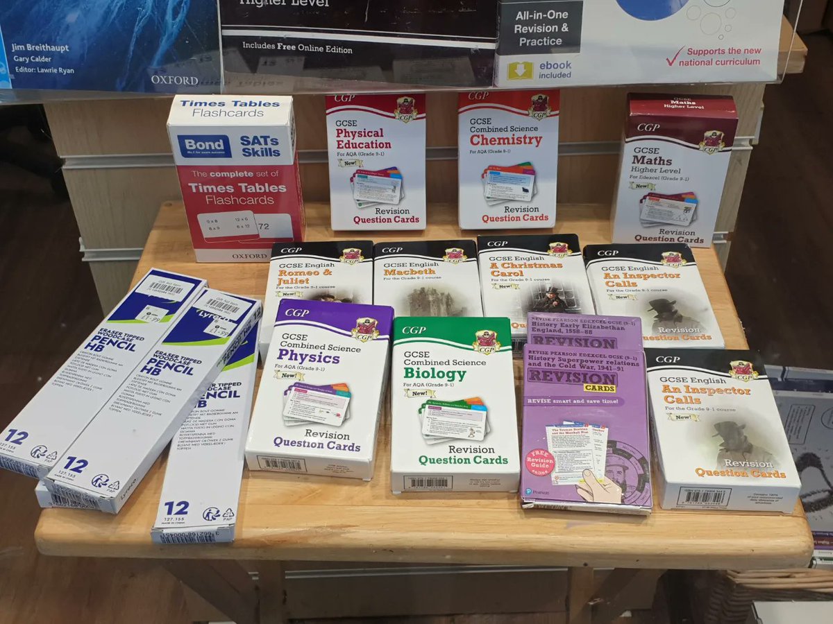 oxfam_harpenden's tweet image. We have a great selection of #studyguides in our #windowdisplay at #Oxfam #Books #Harpenden this week with many more in-store! If you can&apos;t find what you&apos;re looking for do ask one of our volunteers as we have even more upstairs in our stockroom! Find us at 5, Harding Parade! 💚♻️