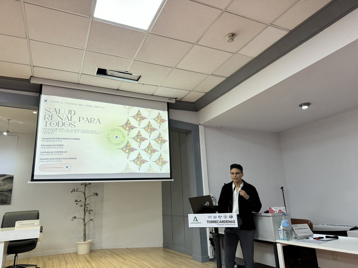 NefroHUT's tweet photo. Preparándonos para el Día Mundial del Riñón, este año el 14 de Marzo, nuestro R3 el Dr. Delgadillo ha expuesto en la sesión hospitalaria de @TorrecardenasHU de esta semana la situación actual de la ERC. 
#worldkidneyday #WKD https://t.co/KtCYuYa8Gw