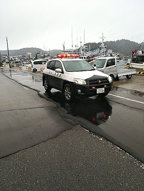 石川県内で活動している特別自動車警ら部隊は、穴水町内、輪島市内、能登町内など被災地各地で警戒・警らを行っています。被災地の皆様の安全・安心のため、活動を継続しています。
#令和6年能登半島地震  #警察 #兵庫県警察 #長崎県警察 #岩手県警察 #パトロール