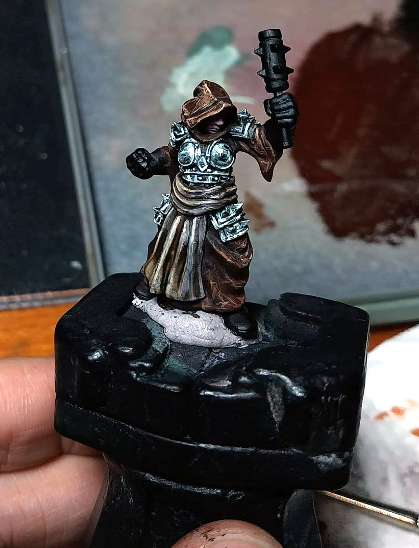 La Saga del Sueño Eterno continúa. Este mes mis mecenas tendrán la tercera entrega, la de la madre Roselynn. Con su ficha para D&amp;D5, su trasfondo y su aventura 1vs1 cuidadosamente ilustrada y maquetada.  

Ah, y como siempre, con su mini imprimible.