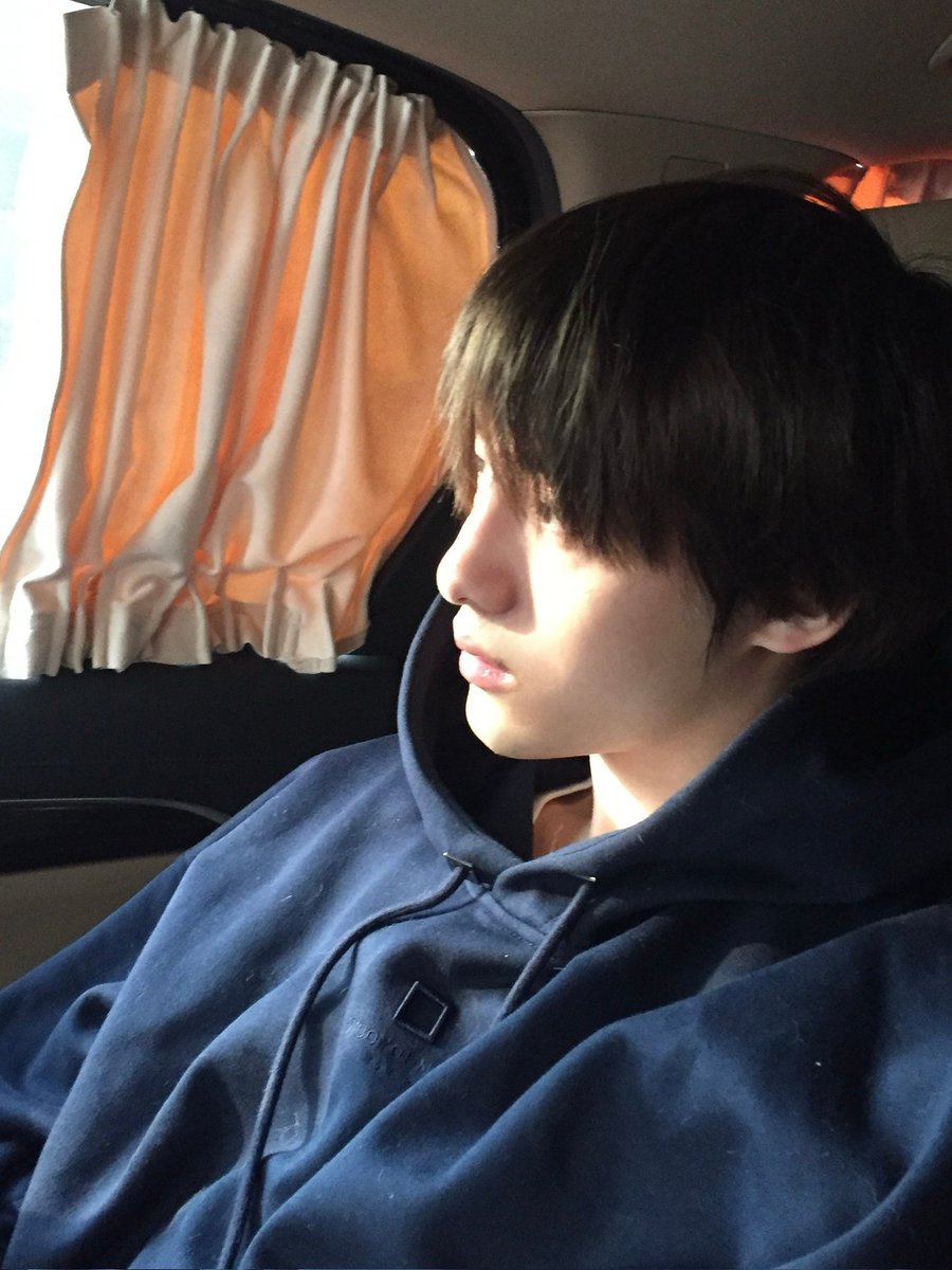 Winwin_France's tweet photo. #WINWIN a publié sur Weibo !

"#HelloMarch Aller au travail, quitter le travail, regarder des films"

https://t.co/TPmTdCwQoF