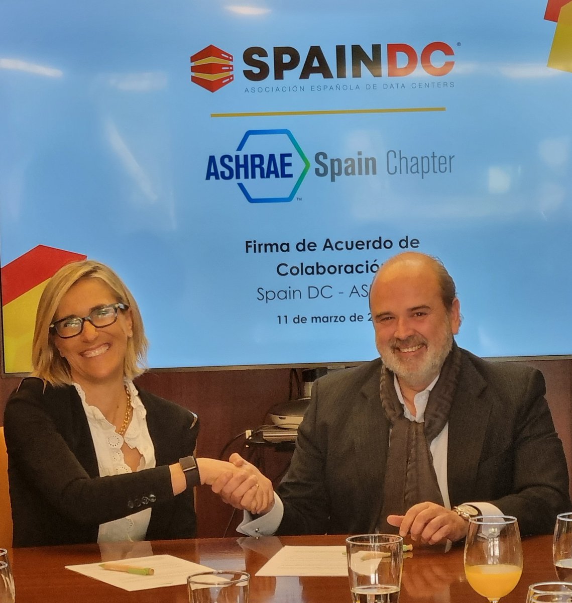 Acuerdo de colaboración con la asociación #SPAINDC por el que nos comprometemos a poner en común esfuerzos y sinergias y a cooperar en actividades conjuntas en beneficio de los profesionales y la industria de Data Center en España.
🌐 spain-ashrae.org/spaindc-ashrae…

#MyASHRAE