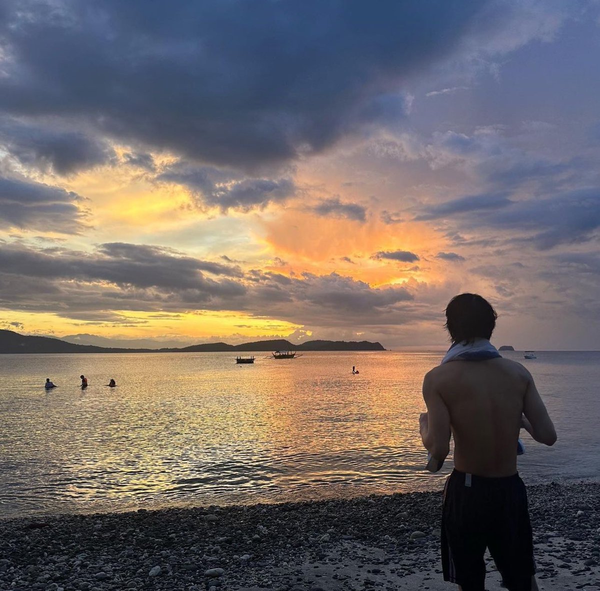 maybe in different time and place but we're under the same sky ❤️