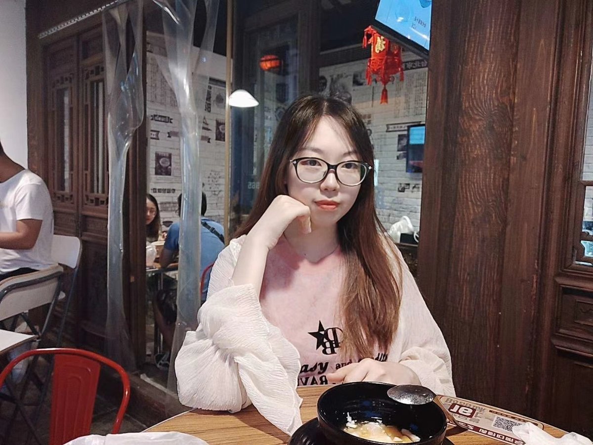 【网友投稿 No.669】网友投稿自己女朋友，希望来几个喜欢分享女友或者身边人照片的同好 #眼镜娘 #眼镜妹 #投稿 #反差 #投稿曝光 #女友 #女友分享 #女友系列 #女同学 #女同事 https://t.co/5iwFpYvrGe