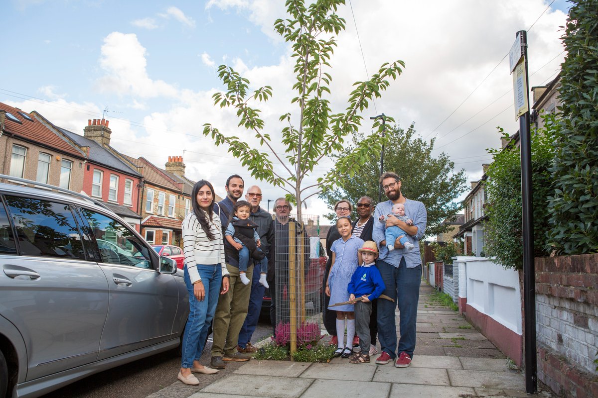 Trees🌳= empowerment💪 But how?

'Great for our environment, they also empower communities. 

People want to live in green streets and they are prepared to do something about it.

More and more people are coming together to help green-up where they live

👉treesforstreets.org