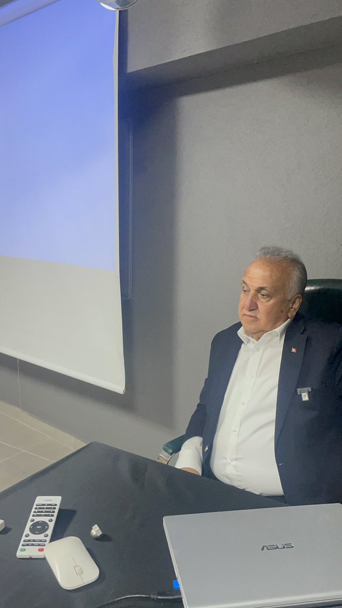 Konyaaltı İlçe Başkanımız Tayfun Bayar, Konyaaltı İlçe Başkan Adayımız Durali Kolpak, Konyaaltı İlçe Kadın Kolları Başkanımız Zehra Arslan ve yönetim kurulu üyelerimiz ile birlikte C21 Han Gayrimenkul’ü ziyaret ederek gayrimenkul profesyonellerimizle bir araya geldik.