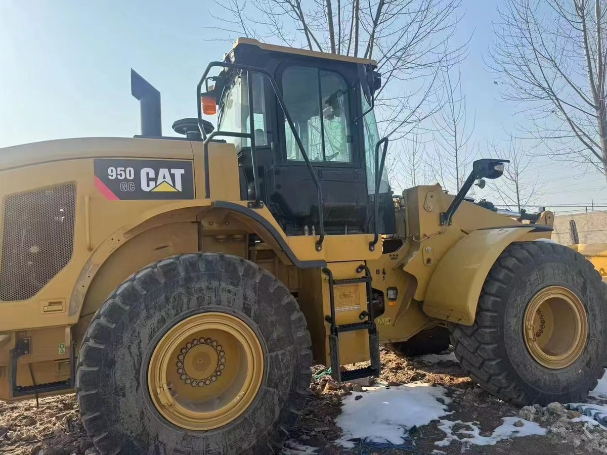 GohCheeWeng1's tweet photo. Guess the hour on this CAT 950GC, real scarce around here! You reckon you can nail it?
#excavator #excavators #EXCAVADORA #экскаватоp #mining #miningmachinery #miningequipment #usedmachinery #usedequipment #caterpillar #komatsu #macipion #MGCE https://t.co/m661iDWDJT