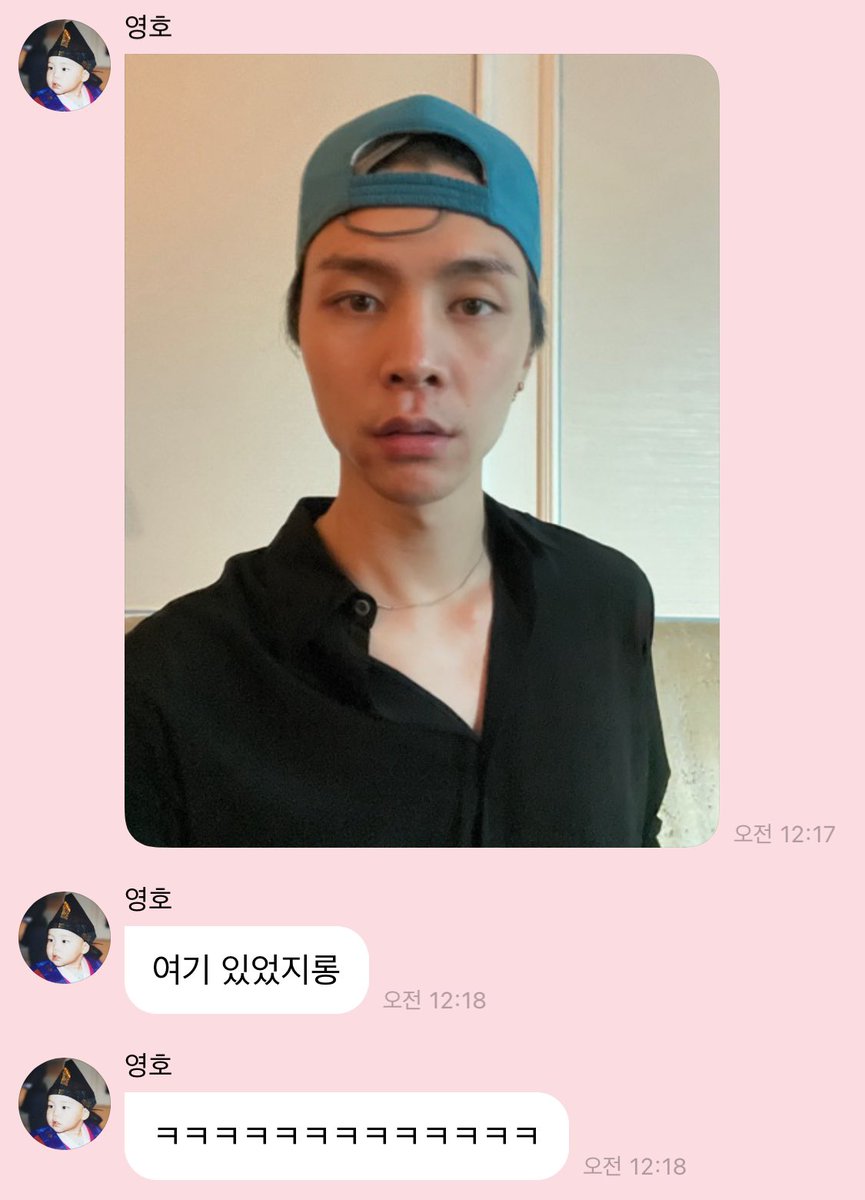 bok209's tweet photo. 서쟈니 마스크 사건

출발 직전에 마스크를 아무리 찾아도 없길래 다른 사람한테 새 마스크까지 받았는데 알고보니 쓰고 있던 모자 안에 마스크가 있던 사건이다 https://t.co/HW38g2h3AX