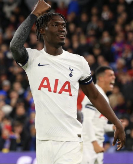 SpurzForEver's tweet photo. Pick your best midfield player so far this season ? https://t.co/Cczd7AX4kA
