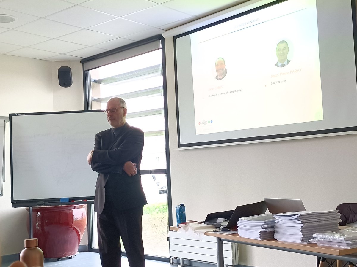 Jour 1 : Formation Prévention de la Désinsertion Professionnelle. Le go est donné par Jean-Pierre Paray pour ces 3 jours de formation à destination des acteurs de la PDP en MSA de Maine et Loire ! <a href="/Arnaud_Angers/">Arnaud_Angers</a> <a href="/Msa49Pichot/">Dominique Pichot</a> <a href="/msa49actu/">MSA de Maine-et-Loire</a>