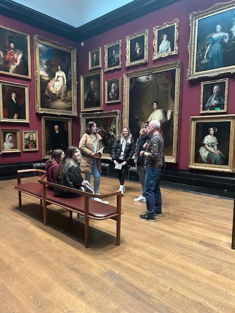 ArtDeferrers's tweet photo. We had a great time last week taking our sixth formers to London to get some artistic inspiration from The National Portrait Gallery and The Tate Modern. #deferrersart #deferrersacademy https://t.co/Wm5nBe0pFA