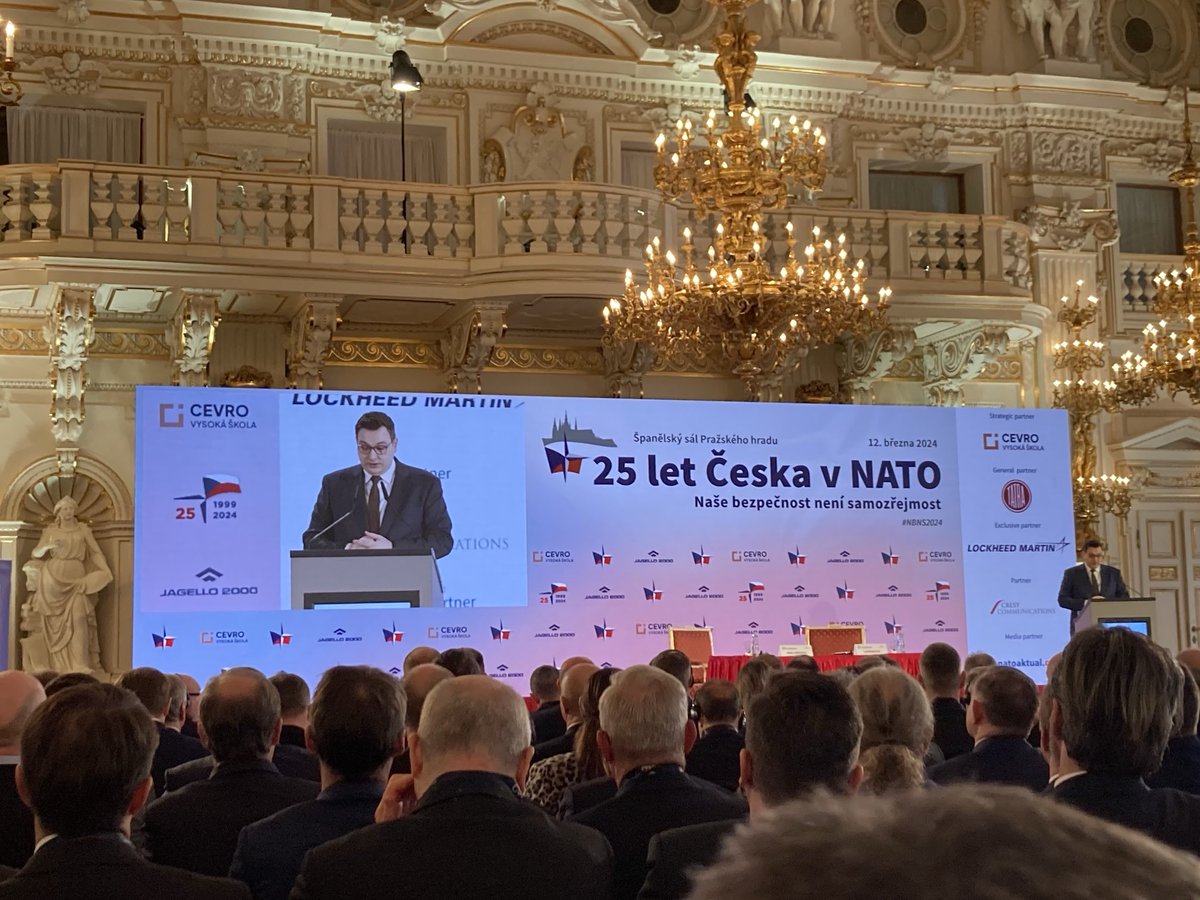 Rozšířením Severoatlantické aliance a Evropské unie o státy střední a východní Evropy došlo k ukončení rozdělení Evropy, připomněl ministr ⁦@JanLipavsky⁩ na konferenci 25 let Česka v NATO.

#NBNS2024