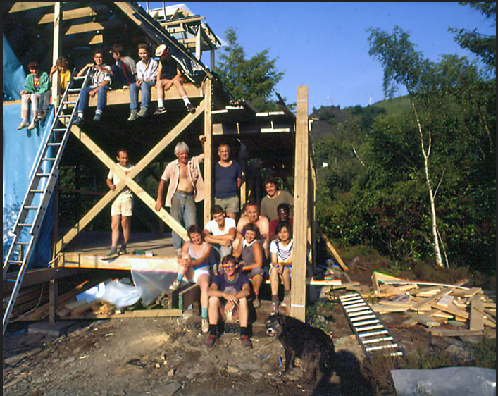 'Self-build housing in Brighton' Wed 13 March, 7pm at Hove Club, Fourth Ave, BN3 2PJ. A guest speaker will explore this approach to housing need in Brighton. Free event. All welcome. Image: self-builders at The Diggers, Brighton © Chisel.org #CHISEL #HedgehogHomes