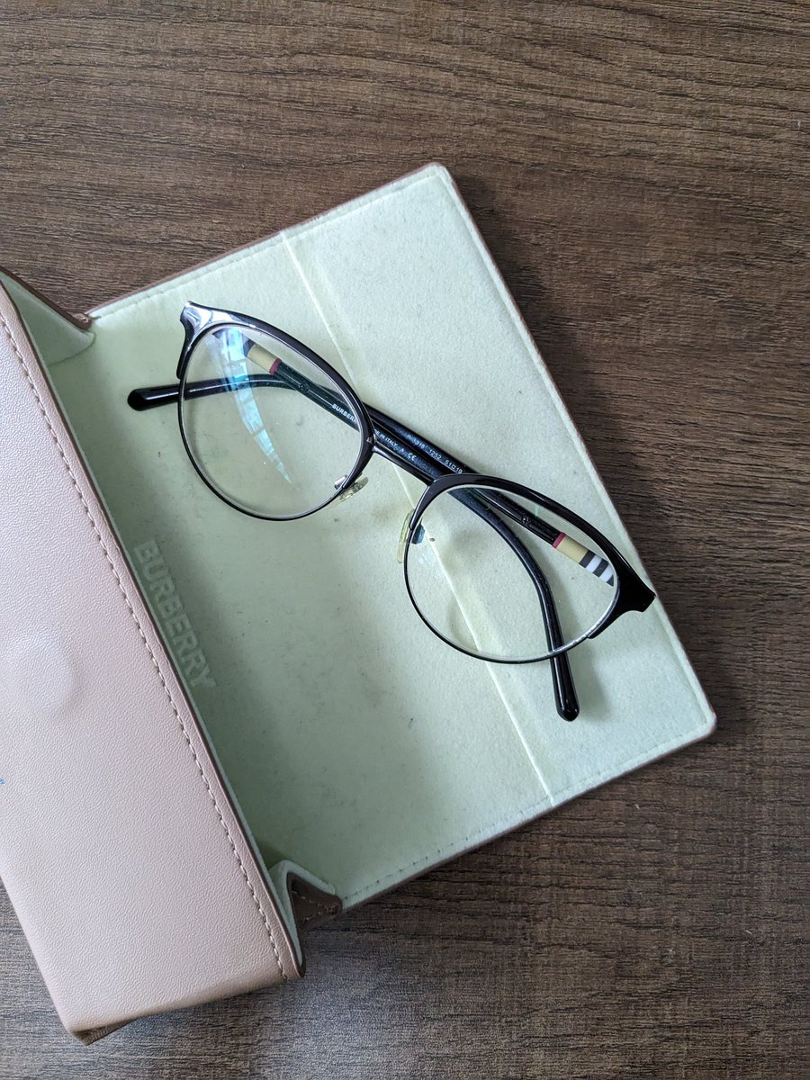 Lunettes de vue trouvé a la station Strasbourg St Denis, sortie 4. Merci de relayer l'info <a href="/Ligne8_RATP/">Ligne 8</a> . Je déposerai au guichet ce soir.