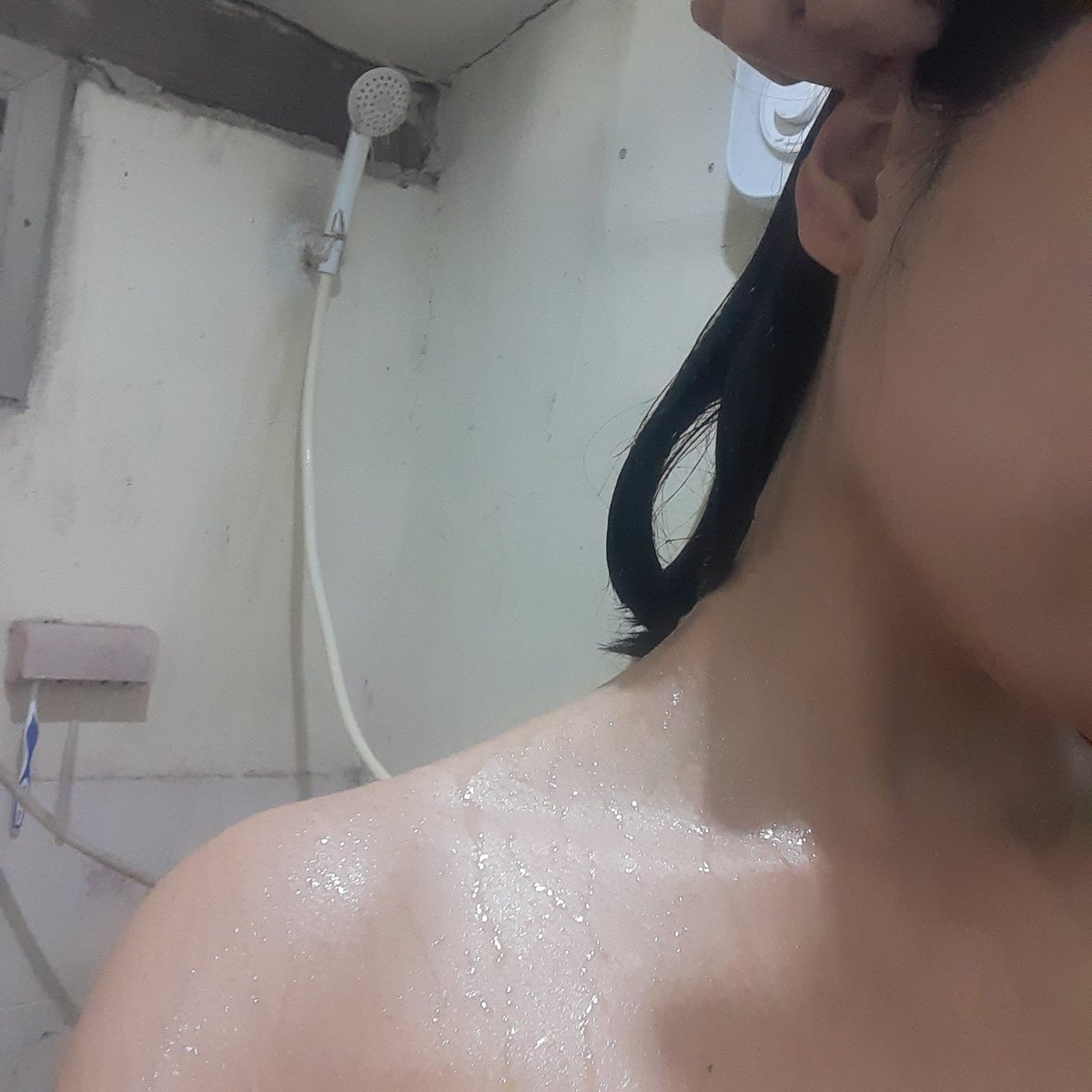 Ch_mxnp's tweet photo. ร้อนเลยอยากอาบน้ำ https://t.co/ZPhmXkGWQm