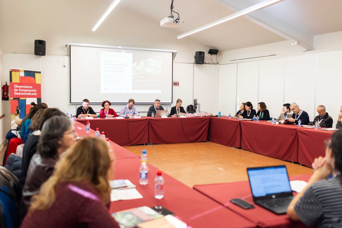 intdiba's tweet photo. 📢Presentem el nou estudi de l'Observatori #ObsCoopDesc impulsat per @diba 
📗"Guia per a les agendes locals de pau i cooperació descentralitzada. Orientacions per a l'enfortiment de les polítiques locals de pau" elaborat per @GGogoratuz amb suport @ICIPeace #InternacionalDiba https://t.co/wALRiboJhj