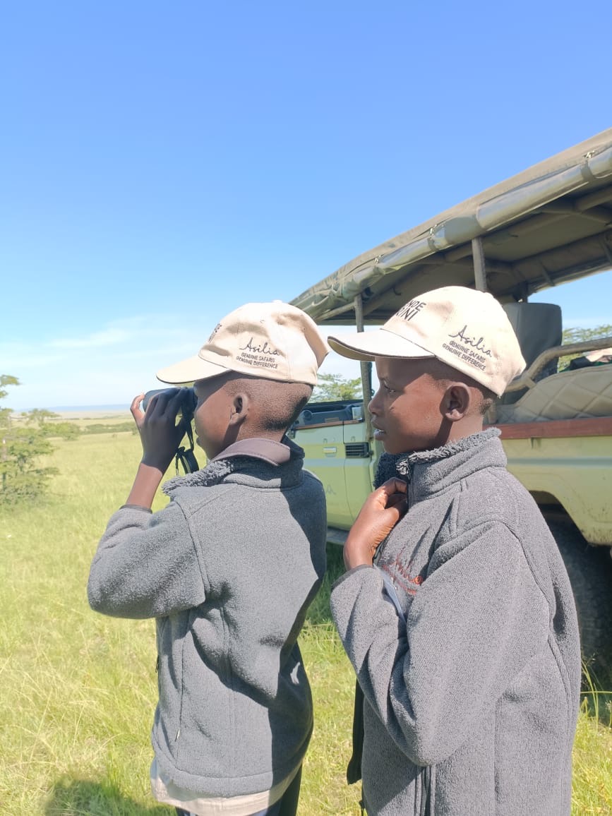 Through @AsiliaAfrica 'Twende Porini,' 16 children from 4 primary schools under our @MaraPredator conservation clubs are enjoying a four-day camp experience filled w/ wildlife viewing, & lessons on nature & conservation. We're looking forward to hearing about their experiences!
