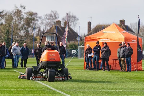JacobsenTurf's tweet photo. 🇬🇧 We would like to express our gratitude to all those who attended the SLF1 ELiTE Suffolk FA Show & Mow at Playford Road. It was great to see so many people leading the charge! Find out more about the SLF1 ELiTE: https://t.co/SQ1kaW3sw8
#FAShow #SLF1ELiTE #SincerlyJake https://t.co/3CUyKc09Ag
