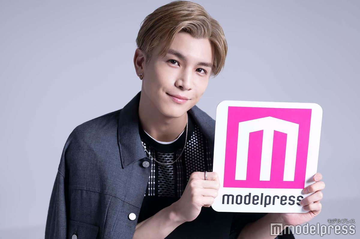 岩田剛典 さんサイン入りチェキを1名様に🎁 ＼ 1⃣モデルプレス