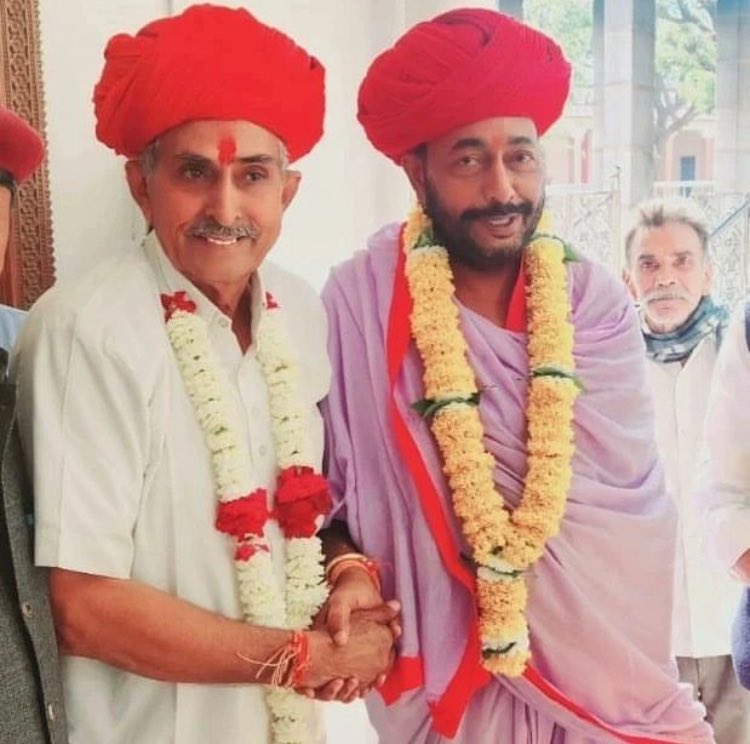 राज्य मंत्री श्री ओटाराम देवासी के हृदय संबंधित समस्या के बारे में सूचना मिलते ही फोन के माध्यम से वार्तालाप कर उनकी कुशलक्षेम जानी
कुशल चिकित्सकों की देख-रेख व आपके मजबूत आत्मबल से आप शीघ्र स्वस्थ होंगे
प्रभु श्री राम से आपके शीघ्र स्वास्थ्य लाभ हेतु प्रार्थना है
<a href="/otaramjidewasi/">Otaram Dewasi</a>