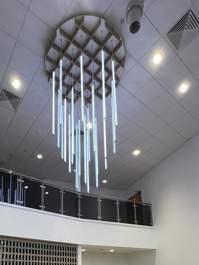 A custom construction using our RGBW30s to illuminate this large foyer. Have an idea on how to amplify your space? Get in touch today to place your orders!👋💡

📧 sales@encapsulite.co.uk
📞01525 376 974
🌐encapsulite.co.uk