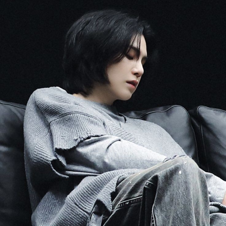 iauroram's tweet photo. برای بالا بردن ارزش تجاری یونگی 
ریپ+ریت بزنید

For슈가SUGA #SUGA #방탄소년단슈가 #슈가 #BTSSUGA https://t.co/A5Y20yX79Z
