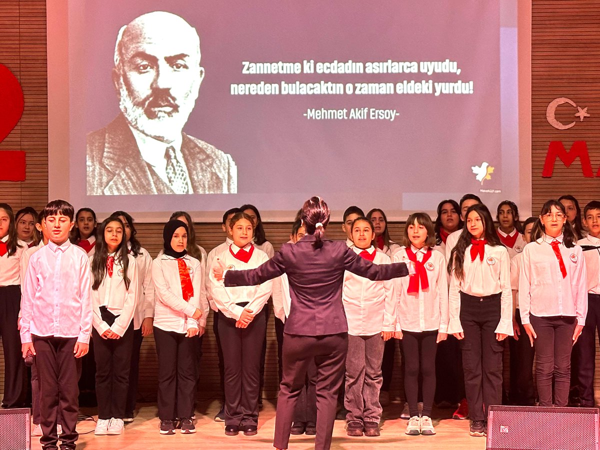 12 Mart İstiklal Marşı'mızın kabulünün 103. yıldönümü ve Mehmet Akif Ersoy'u anma günü tören programı, Prof. Dr. Fuat Sezgin İlk ve Ortaokulunda düzenlendi.