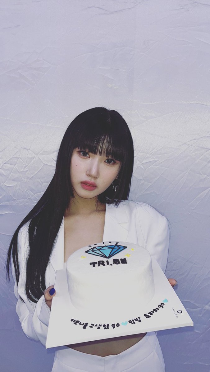 tribedaloca's tweet photo. [#소은🐰]
막방도 화이팅 사랑해💎🫶

#트라이비 #TRI_BE #SoEun https://t.co/iYTeXcOTwB