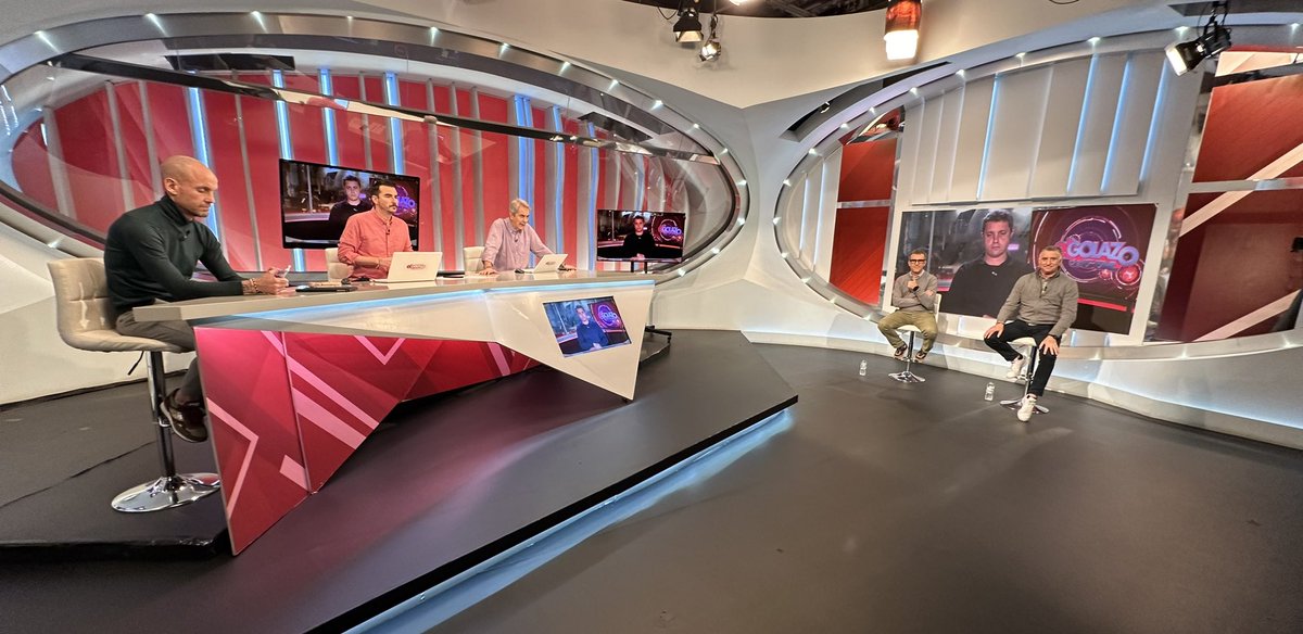 🤯 ¡VAYA DA-TA-ZO! 🤯

👏 Gracias a los más de 221.000 espectadores de media (2,2% de share) que ayer visteis a <a href="/lamacope/">Manolo Lama</a> y <a href="/pozueloficial/">Carlos Pozuelo</a> 

🔝 Hicisteis  del #Golazo el programa deportivo más visto de todas las cadenas temáticas

☺️ Volvemos a las 14 en <a href="/Gol/">GOL</a>